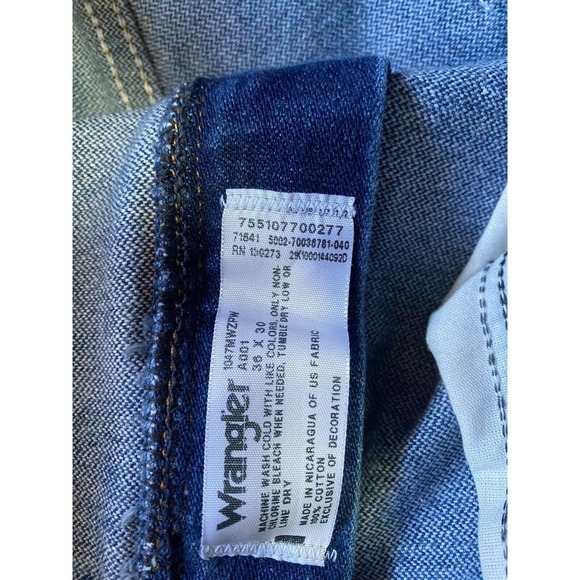 VTG Wrangler Blue Jeans Regular Fit Mens Size 36 x 30 Med Wash USA - Picture 9 of 9